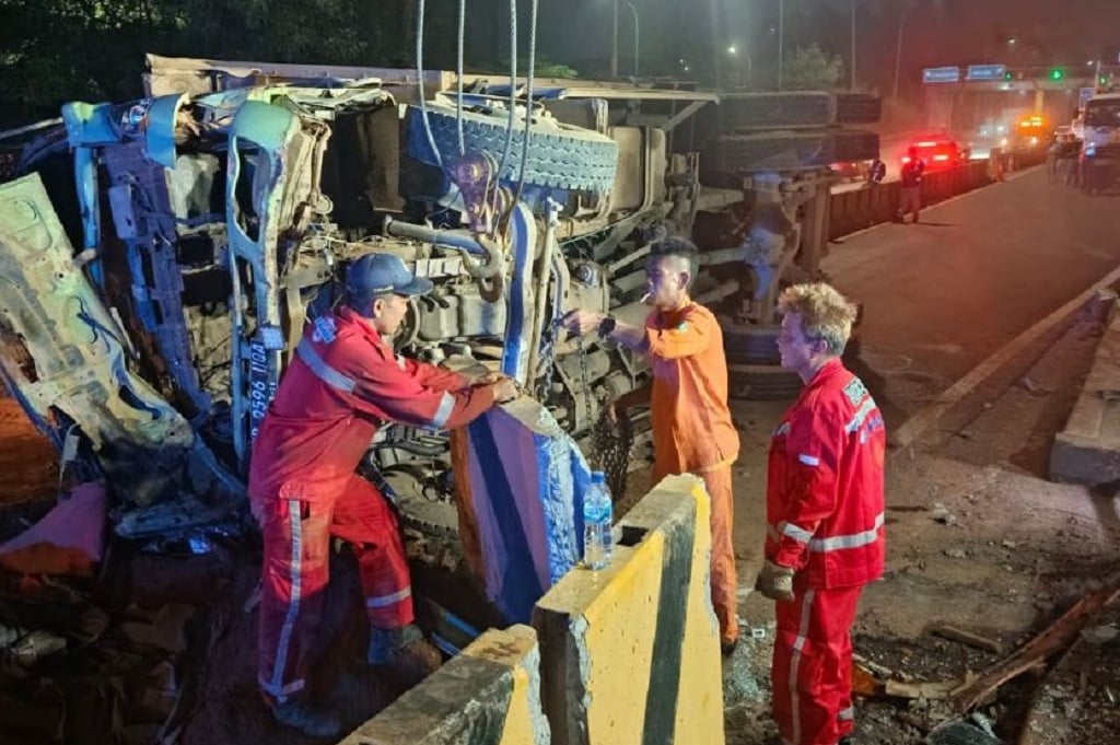 Kronologi Kecelakaan di Tol Karawang, WNA Jepang Tewas Terkubur Tanah usai Tertimpa Truk