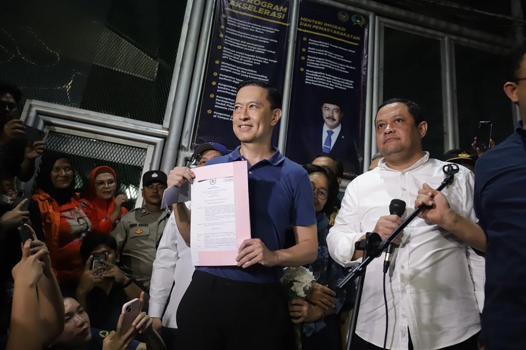 Breaking News: Tom Lembong Bebas, Keluar dari Rutan Cipinang