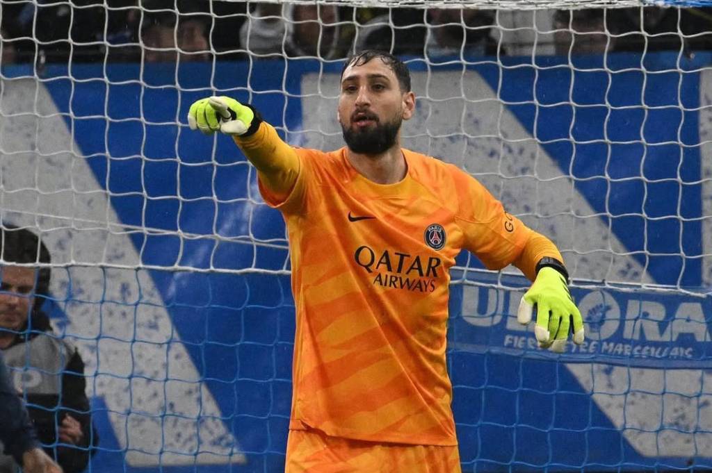 Manchester United Incar Gianluigi Donnarumma, Masa Depan Andre Onana Kian Suram