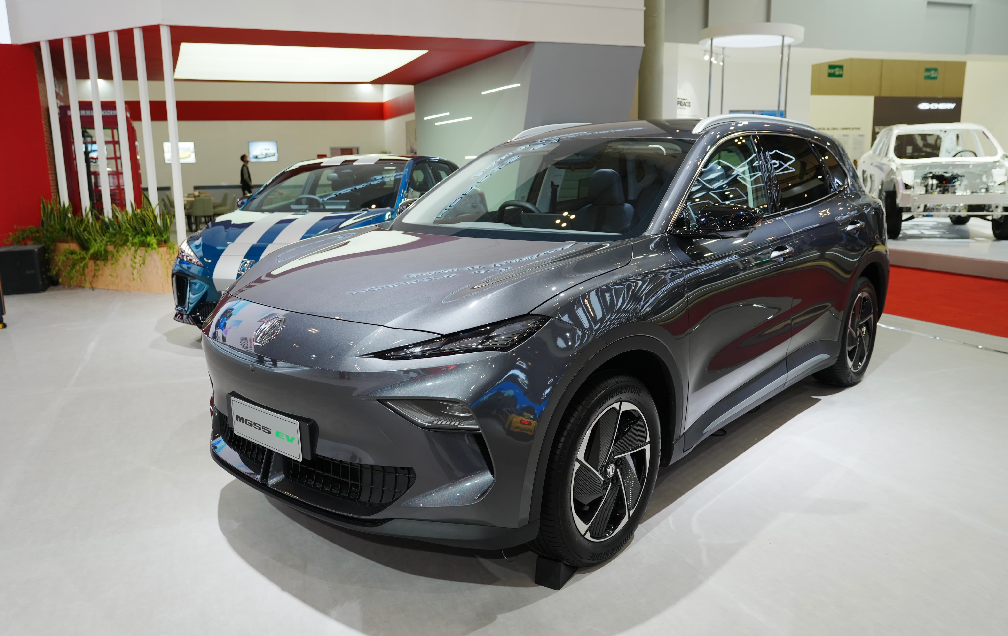 MG Pamer 2 Mobil Baru S5 EV dan New ZS Hybrid di GIIAS 2025, Intip Spesifikasinya
