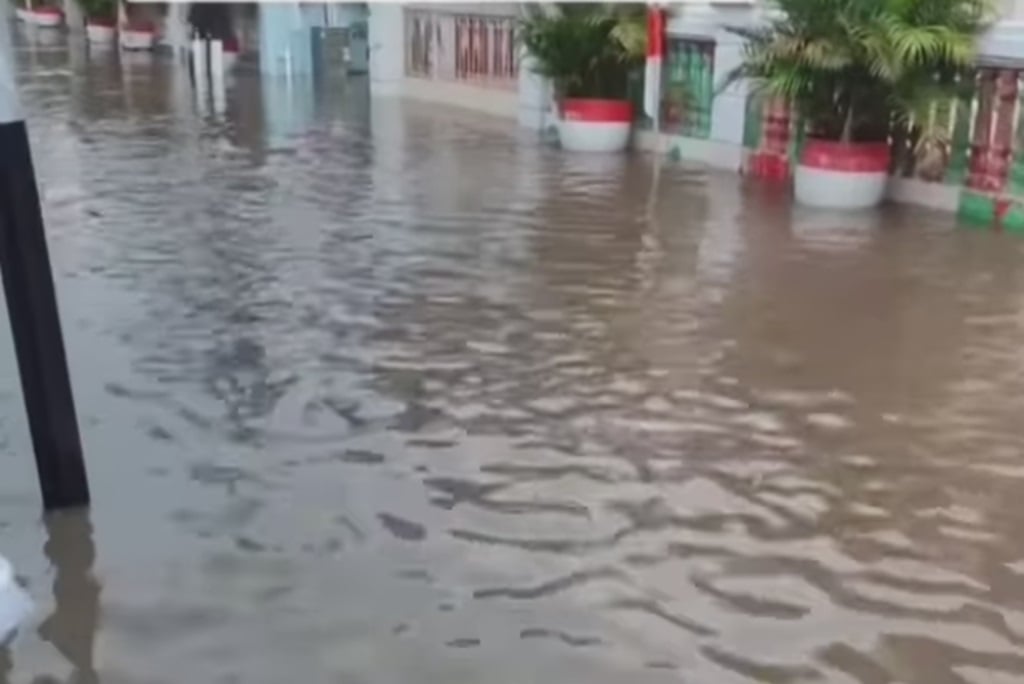 Banjir Jakarta Imbas Hujan Deras Meluas, 16 RT Terendam