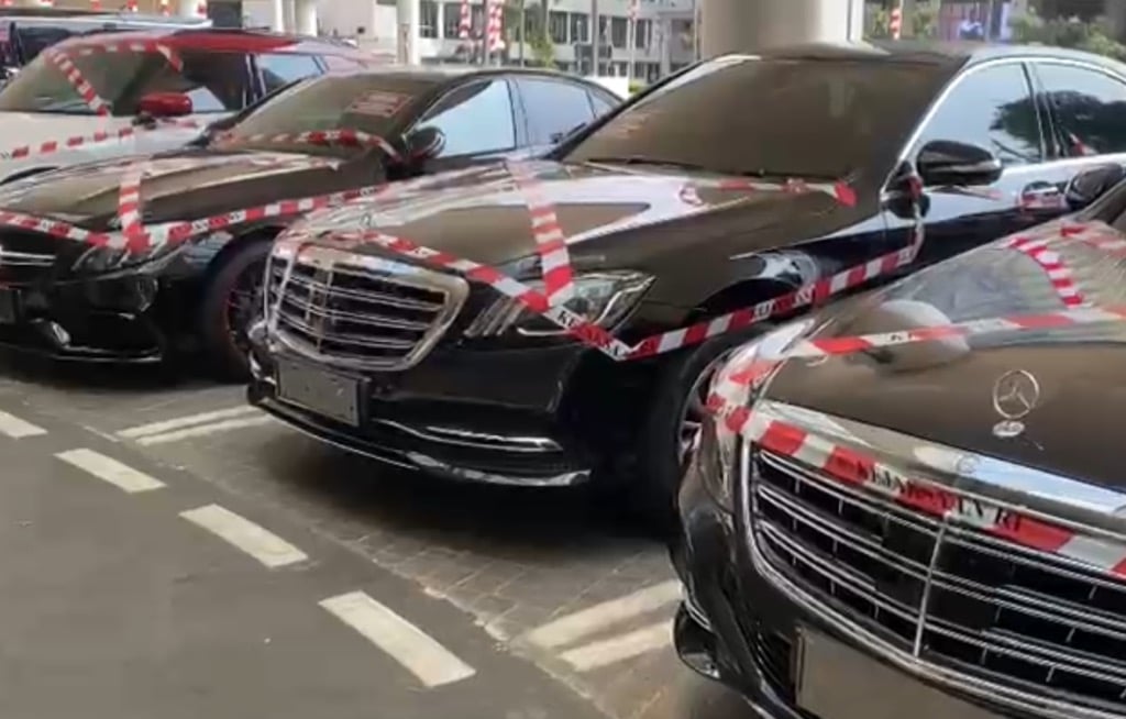 Kejagung Sita Alphard hingga Mini Cooper Milik Riza Chalid