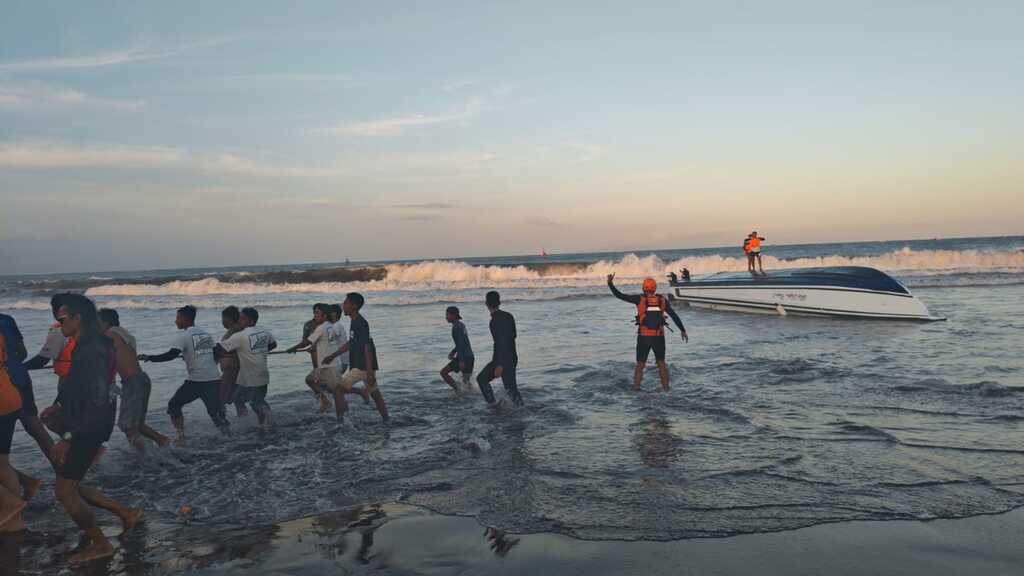 Fast Boat dari Nusa Penida Tenggelam di Sanur, 2 WNA asal China Tewas