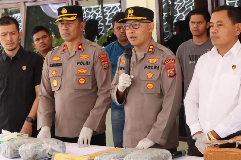 Kurir Narkoba Ditangkap di Perbatasan Pakpak Bharat, Bawa 4 Kg Ganja dari Aceh