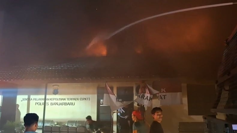 Polres Kota Banjarbaru Kebakaran, Api Diduga dari Gardu Listrik