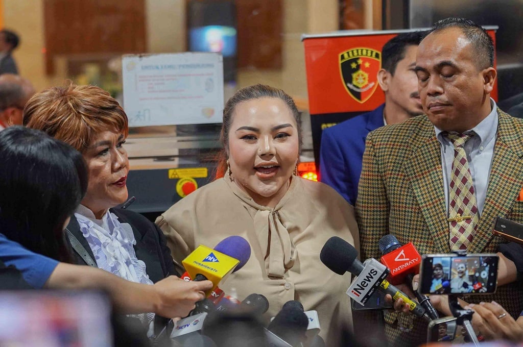 Ditanya soal Pesan untuk Ridwan Kamil, Lisa Mariana Bawa-Bawa DJ Panda