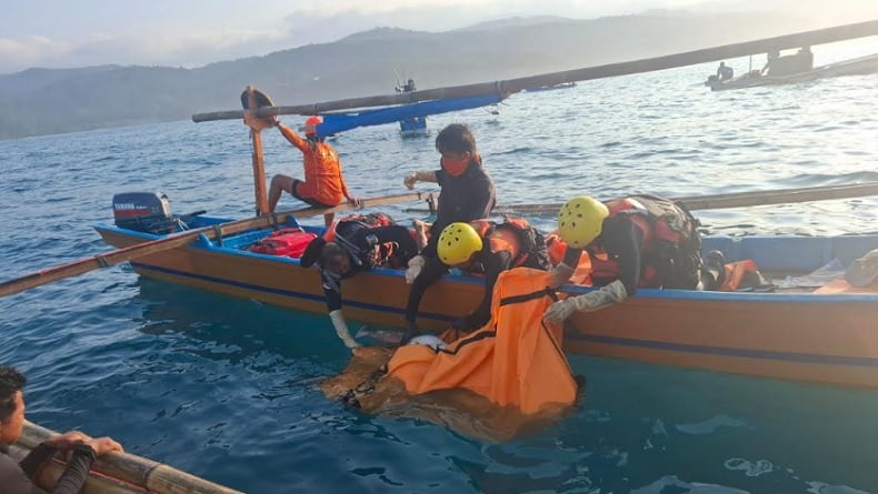 Jasad Anggota Polres Pesisir Barat Ditemukan Mengapung di Perairan Pantai Goa Matu