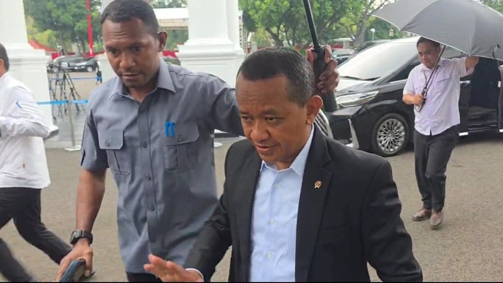 Bahlil Tepis Kabar Tak Disalami Gibran Saat Upacara Militer: Salah Ambil Gambar Itu!
