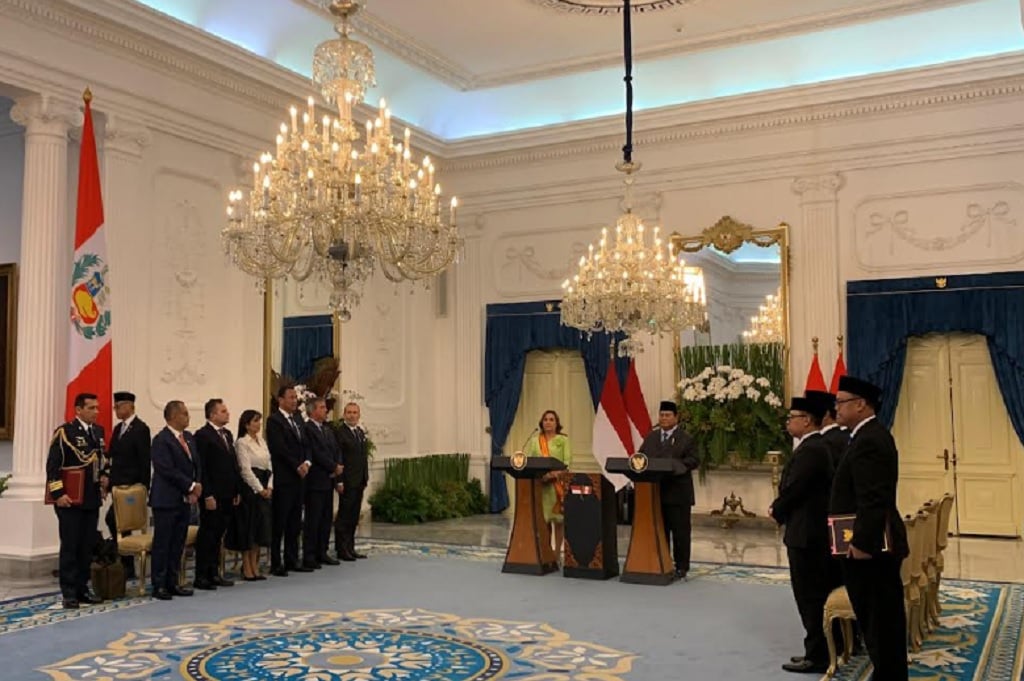 Prabowo Anugerahkan Presiden Peru Dina Boluarte Tanda Kehormatan Bintang RI Adipurna 