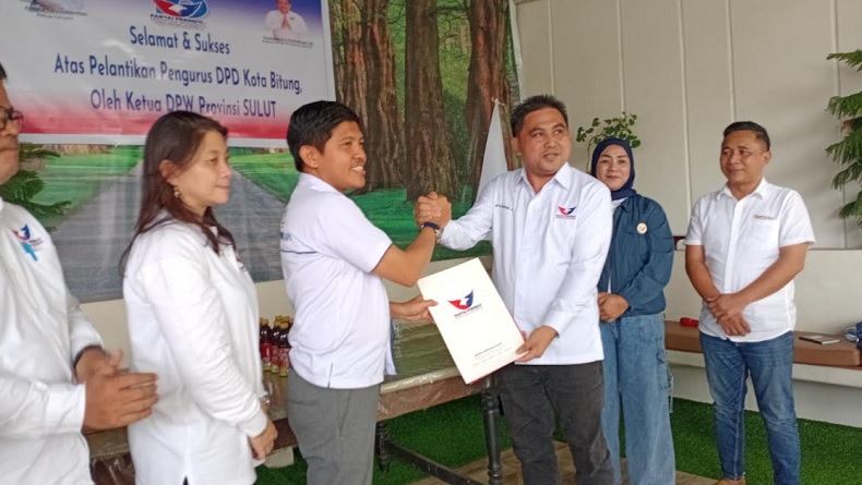 DPW Perindo Sulut Serahkan SK Pengurus Baru DPD Bitung, Targetkan Fraksi Utuh di DPRD