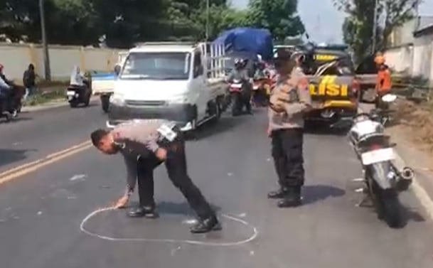 Kecelakaan di Mojokerto, 2 Pelajar SMK Tewas usai Tabrakan dengan Truk Ayam