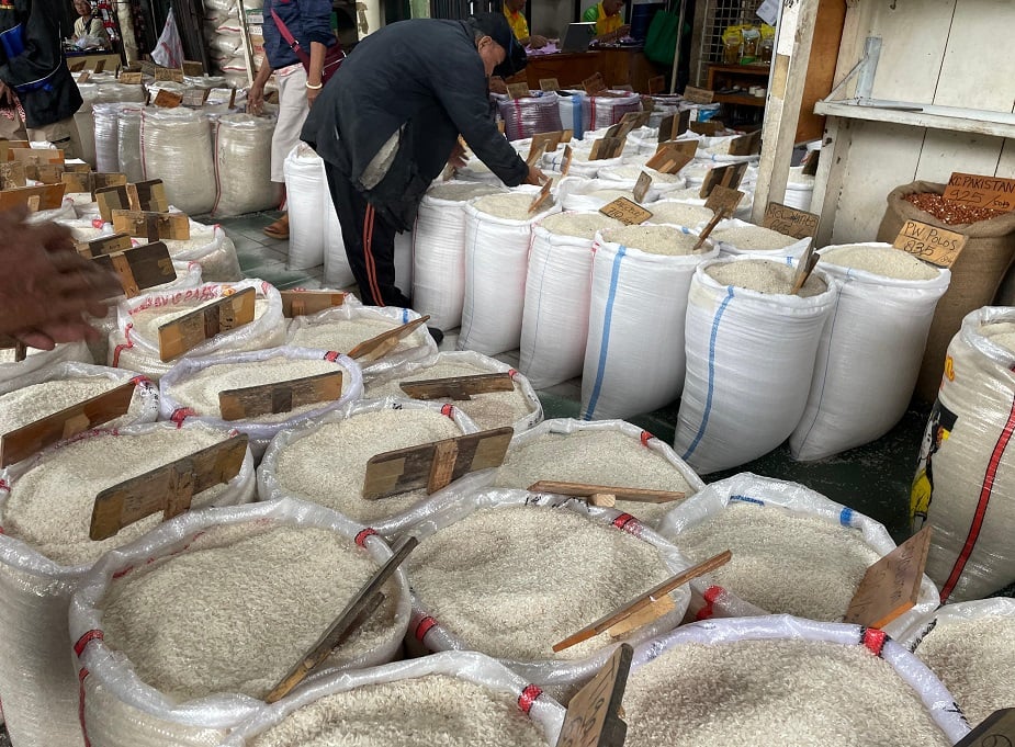 Pedagang Pasar Induk Cipinang Sebut Isu Beras Oplosan Bikin Penjualan Turun