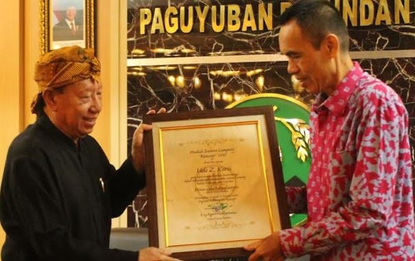 Sastrawan Lampung Udo Z Karzi Raih Anugerah Sastra Rancage 2025