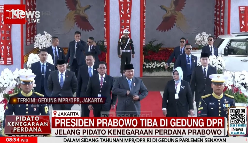Presiden Prabowo Hadiri Sidang Tahunan MPR, Kenakan Setelan Jas dan Peci
