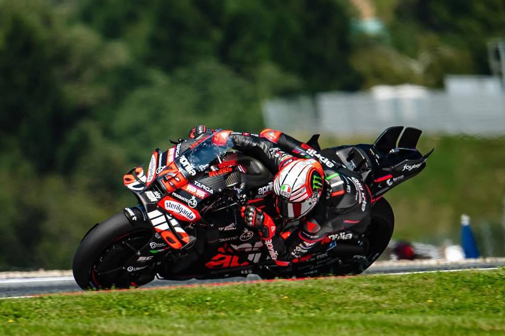 Hasil Kualifikasi MotoGP Austria 2025: Marco Bezzecchi Pole Position, Marc Marquez Crash!