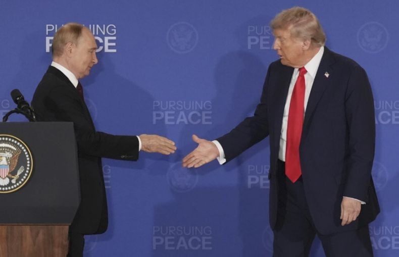 Diundang Putin ke Rusia, Trump: Menarik, tapi...