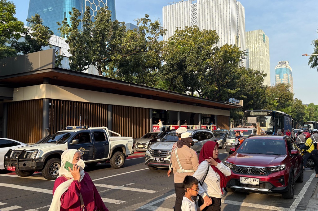Jelang Kirab Bendera HUT ke-80 RI, Lalu Lintas di Sekitar Monas Ramai Lancar