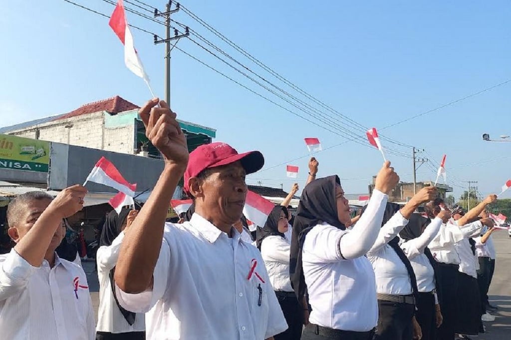 Eks Karyawan Sritex Upacara HUT RI di Depan Pabrik, Sampaikan Hak Pesangon Belum Terpenuhi