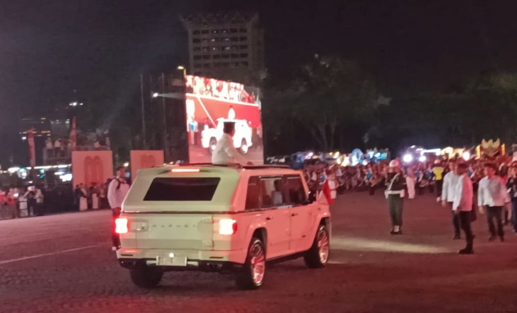 Prabowo Tiba di Monas Naik Maung, Siap Lepas Karnaval HUT ke-80 RI