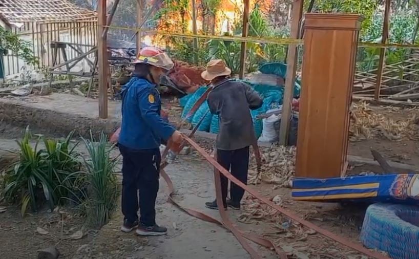 Kebakaran Sumur Minyak Ilegal di Blora Tewaskan 1 Orang, Damkar Evakuasi Warga