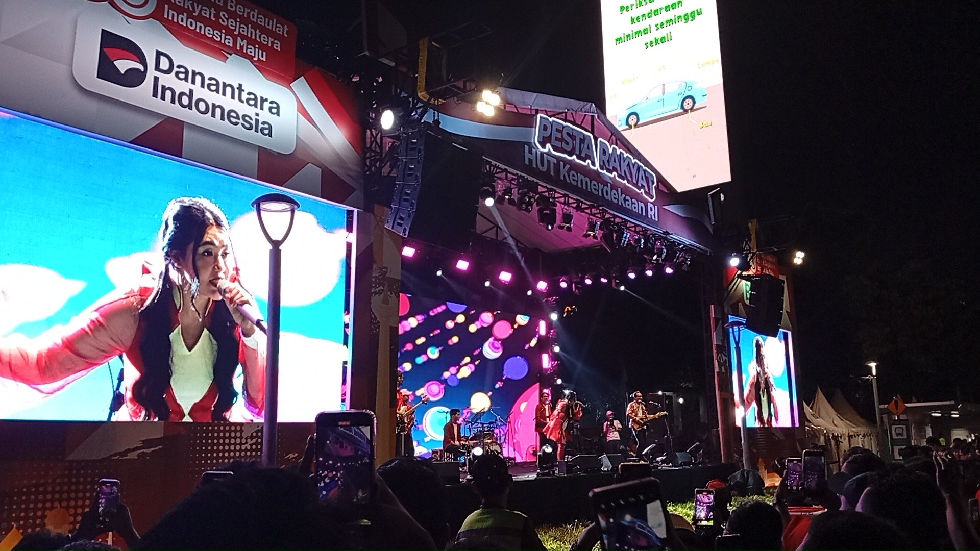 Via Vallen Meriahkan Pesta Rakyat HUT ke-80 RI, Hits Sayang Bikin Penonton Goyang!
