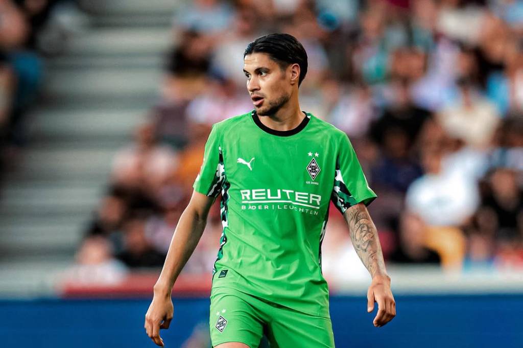 Borussia Monchengladbach Siapkan Opsi Transfer jika Kevin Diks Cedera Serius