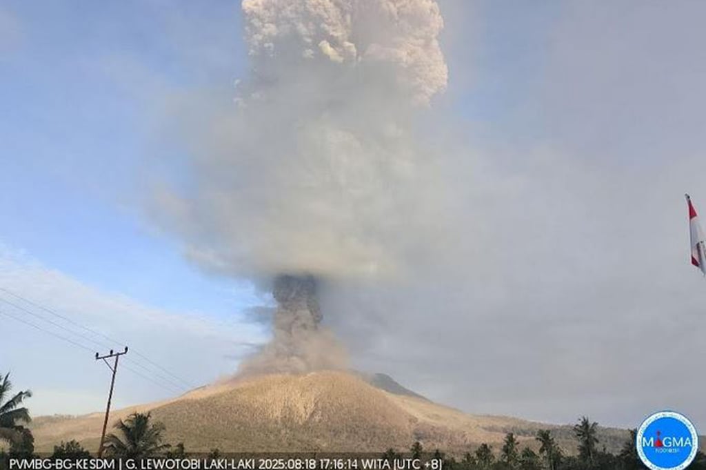Gunung Lewotobi Laki-laki Meletus, Kolom Abu Setinggi 6.000 Meter ke Langit