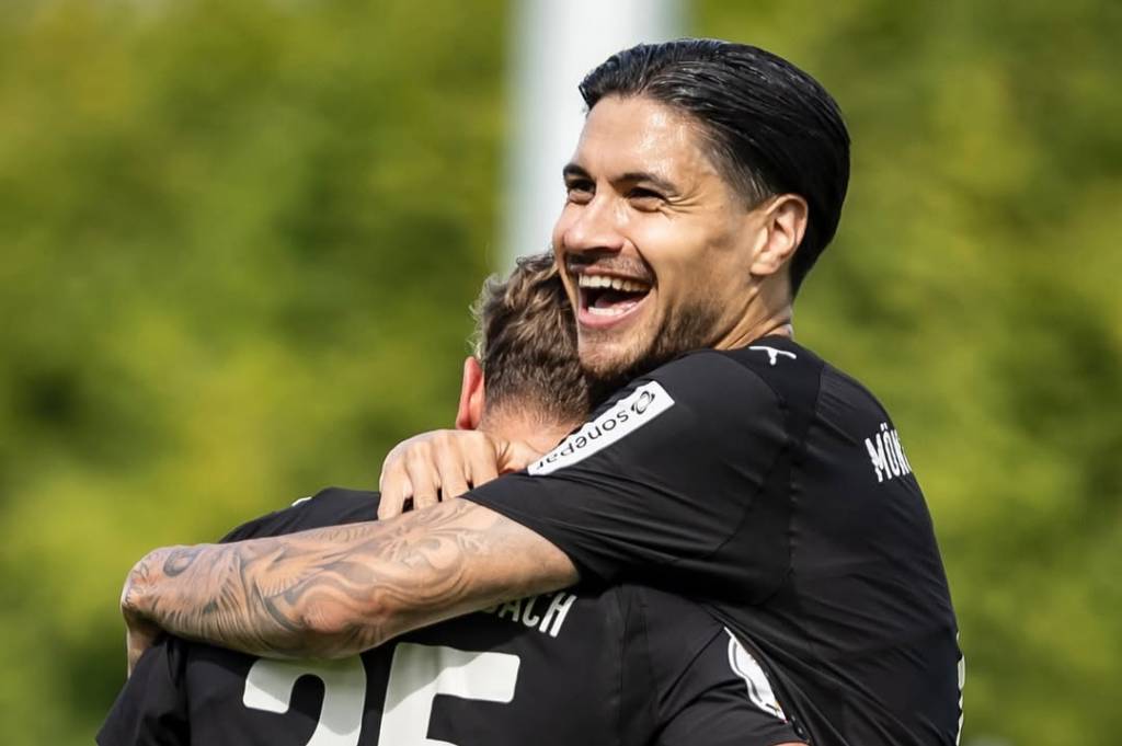 Kabar Baik! Borussia Monchengladbach Pastikan Cedera Kevin Diks Tak Serius