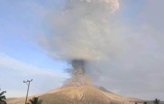 Gunung Lewotobi Laki-laki Meletus Hari Ini Setinggi 6.000 Meter, Status Awas