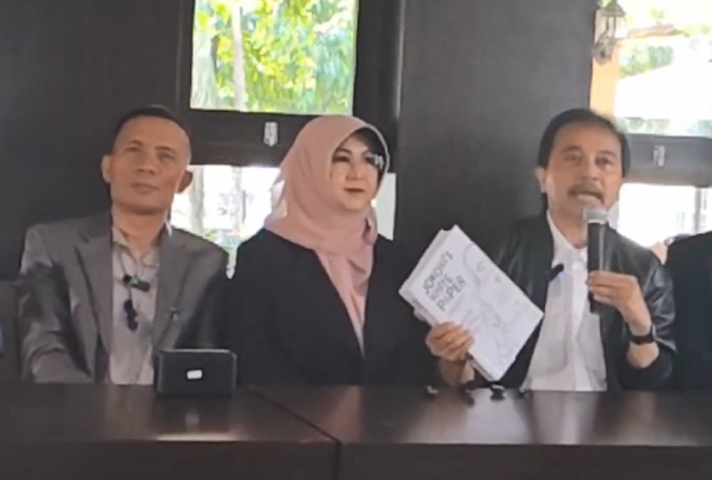 Roy Suryo Cs Rilis Buku Jokowi's White Paper di Yogya, Apa Isinya?