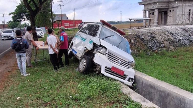 3 Kendaraan Kecelakaan Beruntun di Bangkalan, 1 Orang Tewas