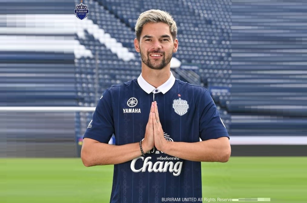 Sandy Walsh Resmi Diperkenalkan sebagai Pemain Buriram United