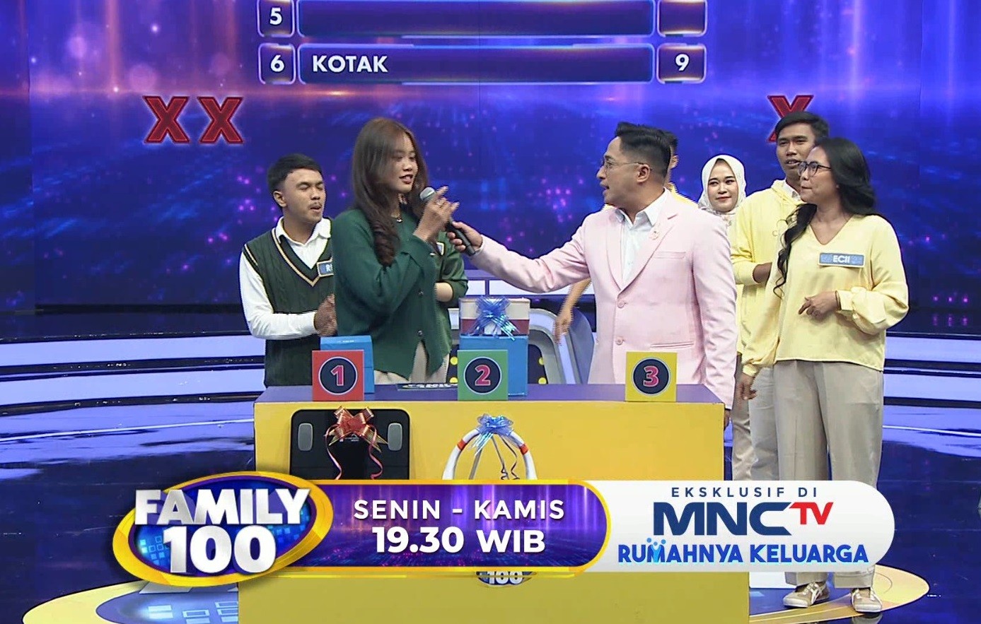 Family 100: 1.000 Cerita, 1.000 Air Mata