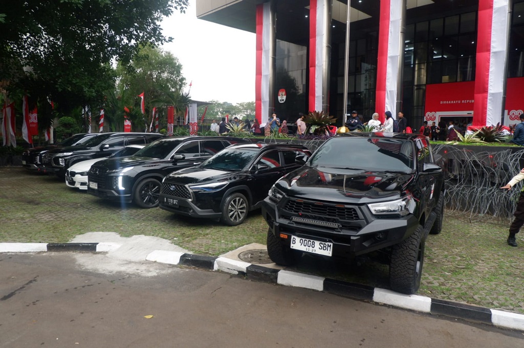 KPK Pajang 21 Kendaraan Hasil OTT Wamenaker Noel Ebenezer, Toyota Corolla Cross hingga Nissan GTR 