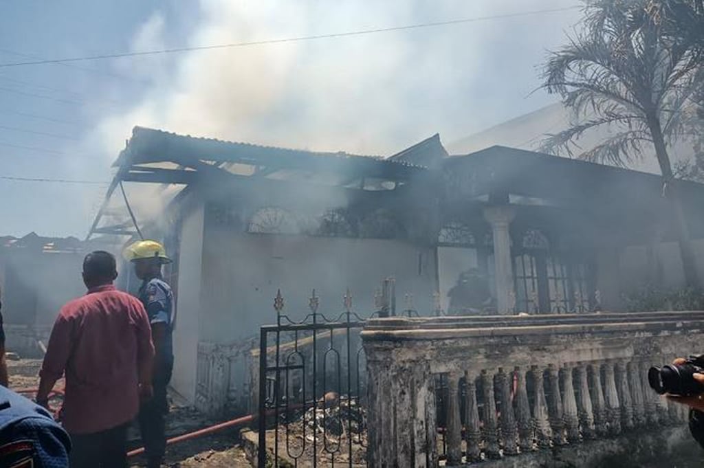 Kebakaran Rumah di Padang Diduga akibat Bakar Sampah, Kerugian Capai Rp500 Juta