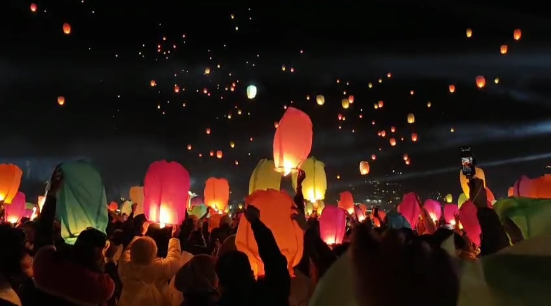 Dieng Culture Festival 2025 Dihiasi Ribuan Lampion Cantik, Intip Potretnya!