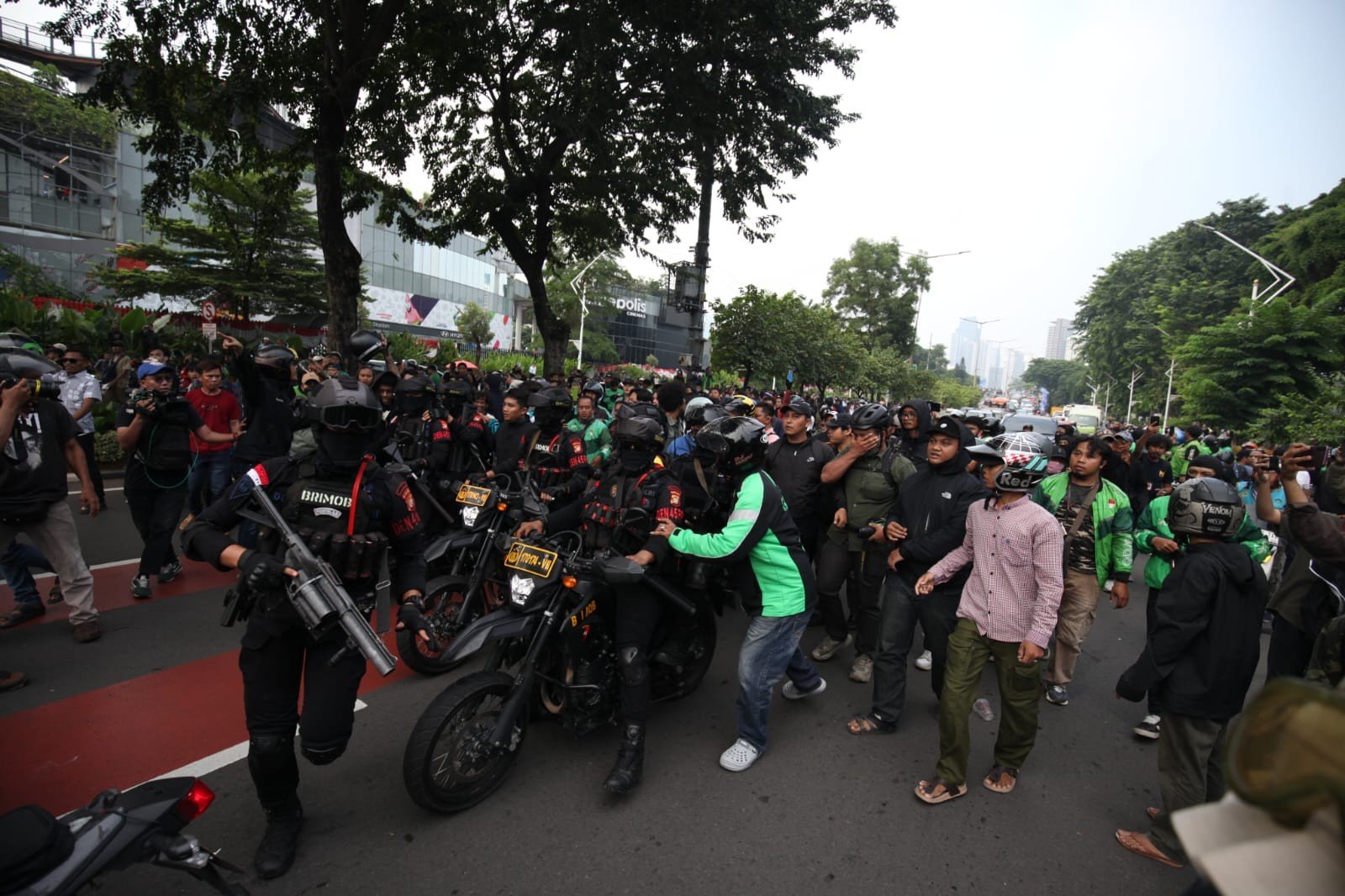 Polisi: Ada Pihak Lain Datang ke DPR Anarkistis, Merusak hingga Membakar