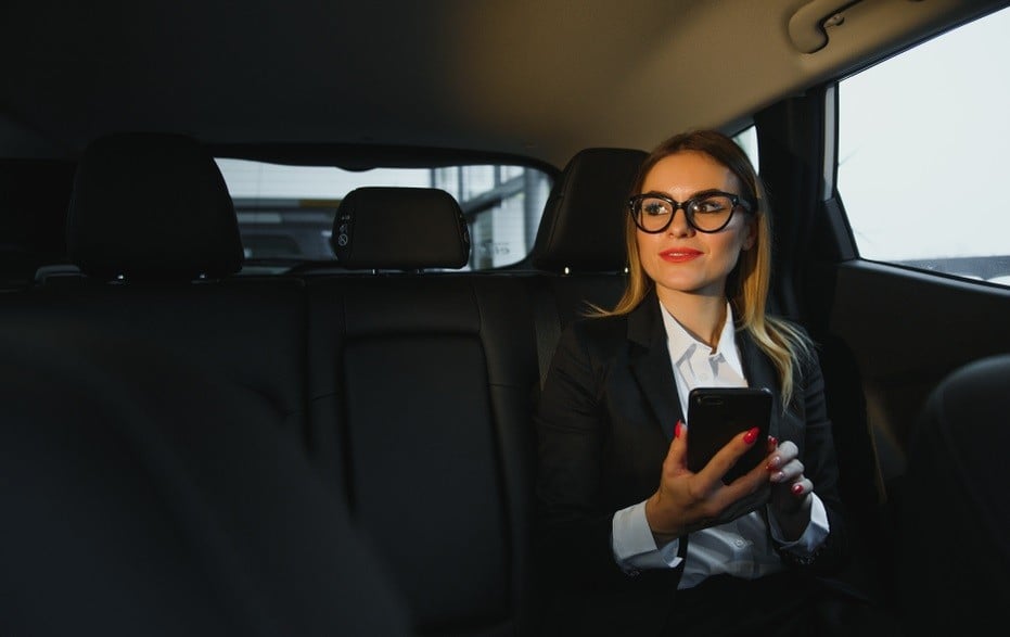 Strategi Mengatur Budget Perjalanan Bisnis dengan Layanan Sewa Mobil