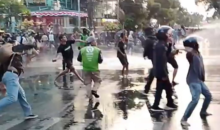 Aksi Demonstrasi di DPRD Sumut Ricuh, Puluhan Mahasiswa Ditangkap