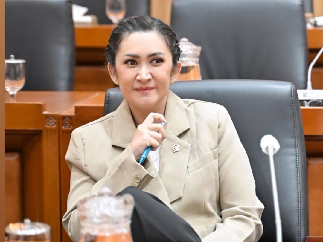 Viral Nafa Urbach Berikan Seluruh Gaji dan Tunjangan DPR Miliknya untuk Guru di Jawa Tengah