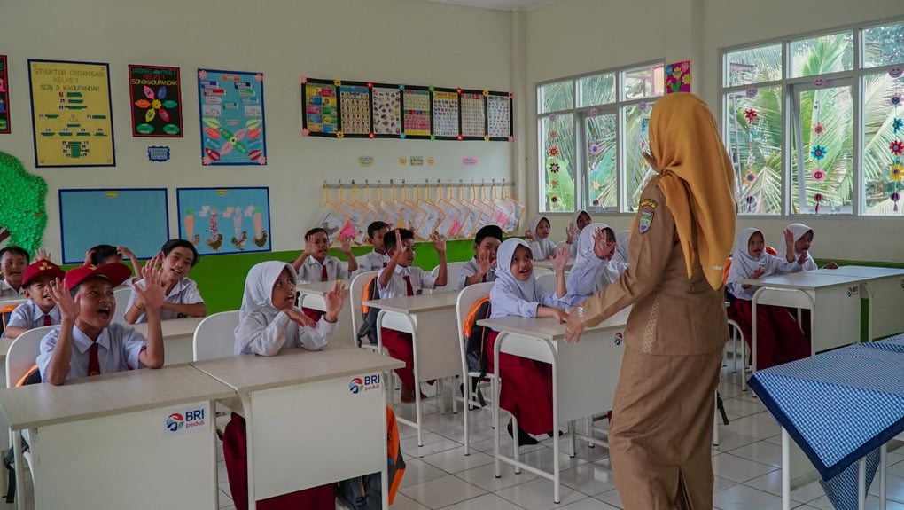 BRI Salurkan Bantuan Beasiswa bagi Pelajar untuk Dukung Kualitas Pendidikan RI