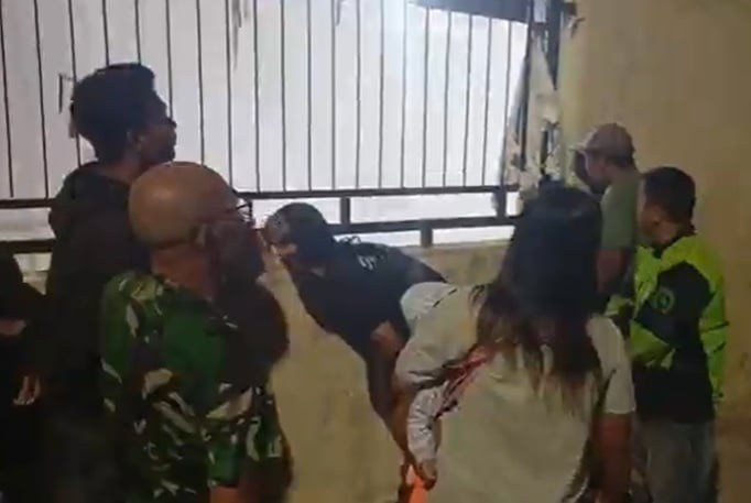 Tegal Geger! Perempuan Muda Ditemukan Tewas Bersimbah Darah Depan Kos