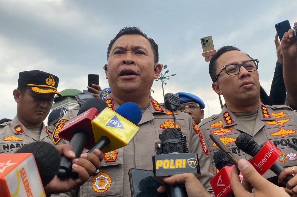 Copet Beraksi saat Demo di Depan DPR, Ambil Handphone Buruh