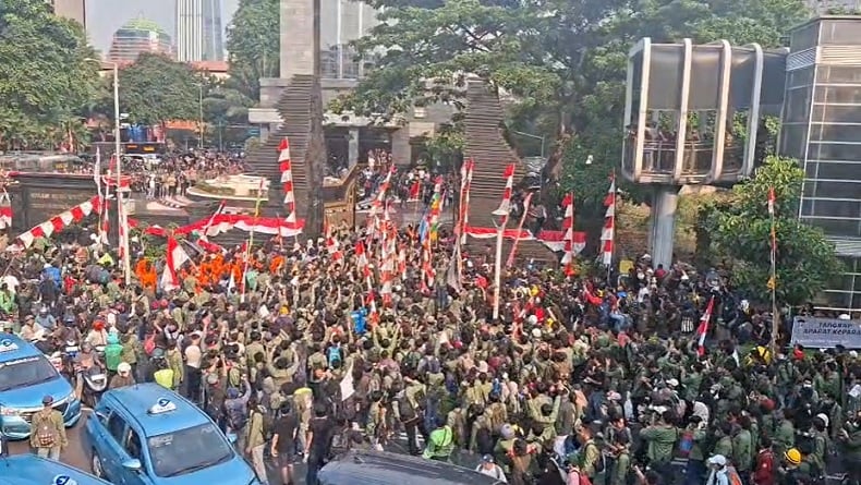 Aksi Solidaritas Driver Ojol Tewas Dilindas Rantis Memanas, Kantor Kapolri Listyo Sigit Dijaga Ketat