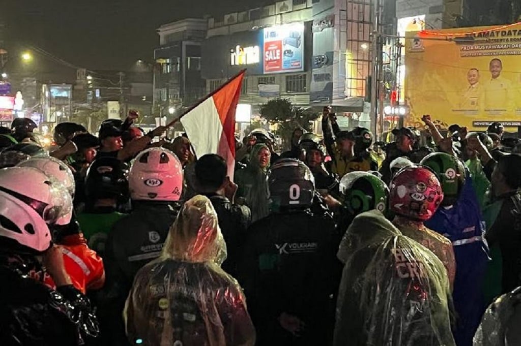 Demo Solidaritas Ojol di Bandar Lampung Kibarkan Bendera Merah Putih, Ini Tuntutannya