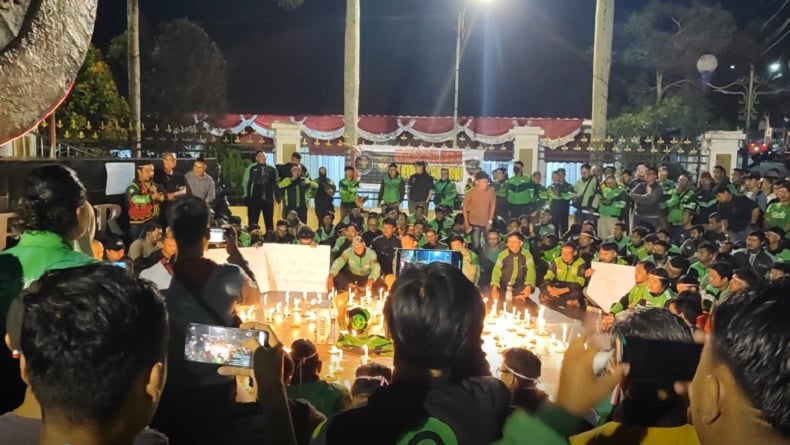 Berduka, Driver Ojol di Pangkalpinang Gelar Aksi 1.000 Lilin untuk Affan Kurniawan