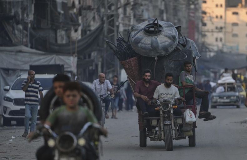 Ratusan ribu Warga Kota Gaza Mengungsi di Tengah Tembakan dan Pengeboman Brutal Israel