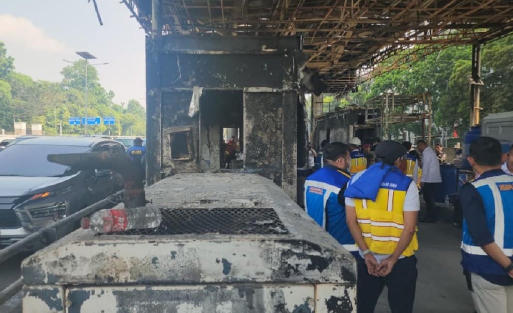 Gerbang Tol Dalam Kota yang Dibakar Massa Ditargetkan Kembali Beroperasi 7 September
