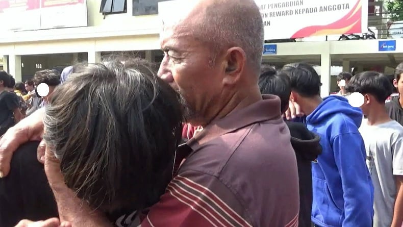 Isak Tangis Warnai Pemulangan Ratusan Pelajar yang Ditangkap saat Demo Ricuh di Grobogan