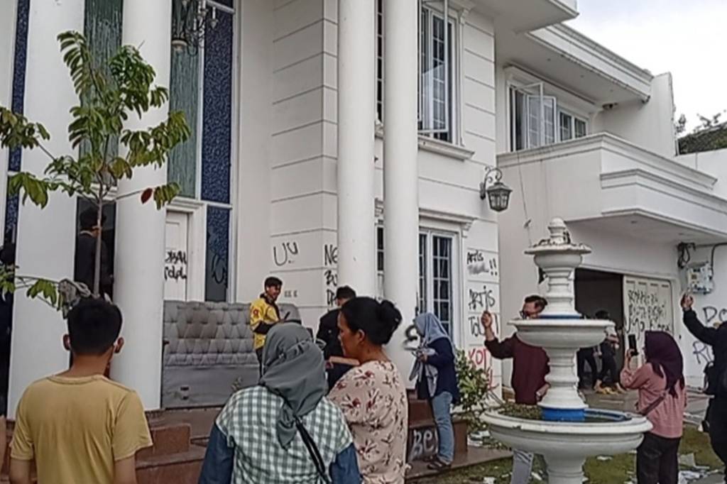 Polisi Tangkap 13 Orang terkait Penjarahan Rumah Uya Kuya, Usut 2 Kasus